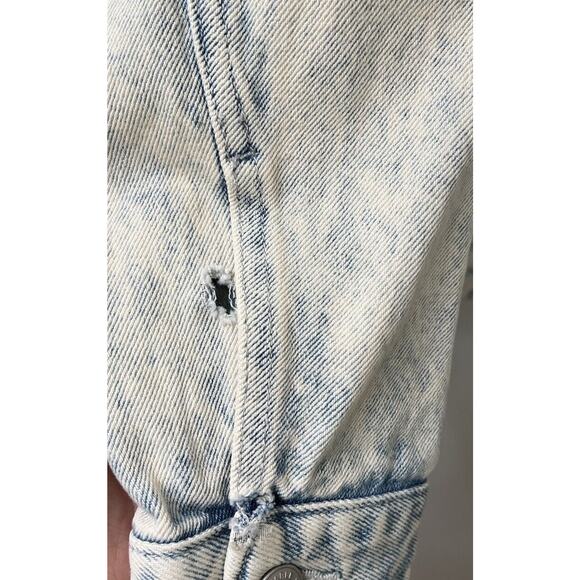 Women's SIZE Small Wild Fable Light Wash Blue Jean Denim Jacket Button Up Bleach - Picture 4 of 5